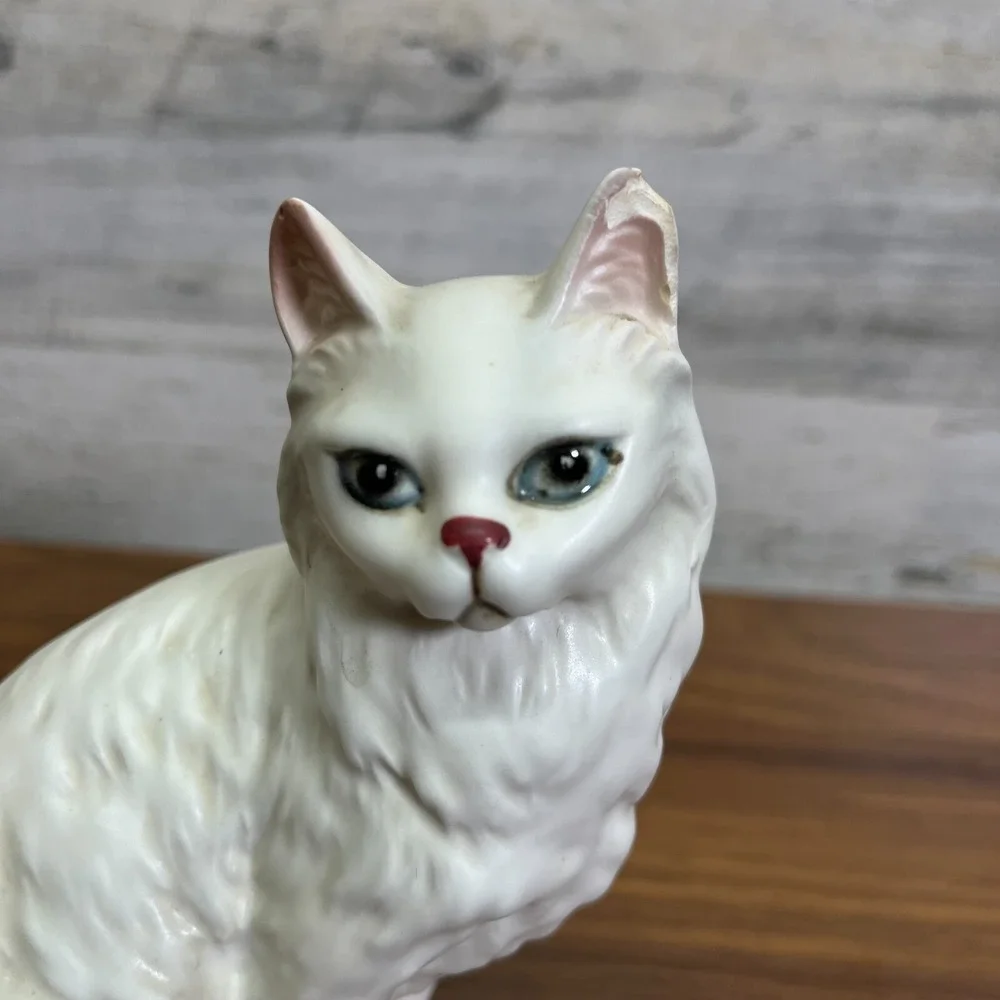 Vintage LEFTON Fluffy White‎ Persian Kitten Porcelain Cat Tail Hang off Shelf